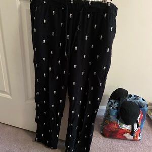 Vans skull pineapple capris